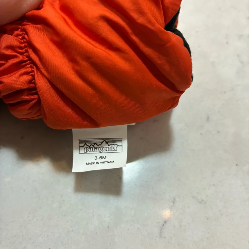 Patagonia Baby Puff Mittens in Metric Orange